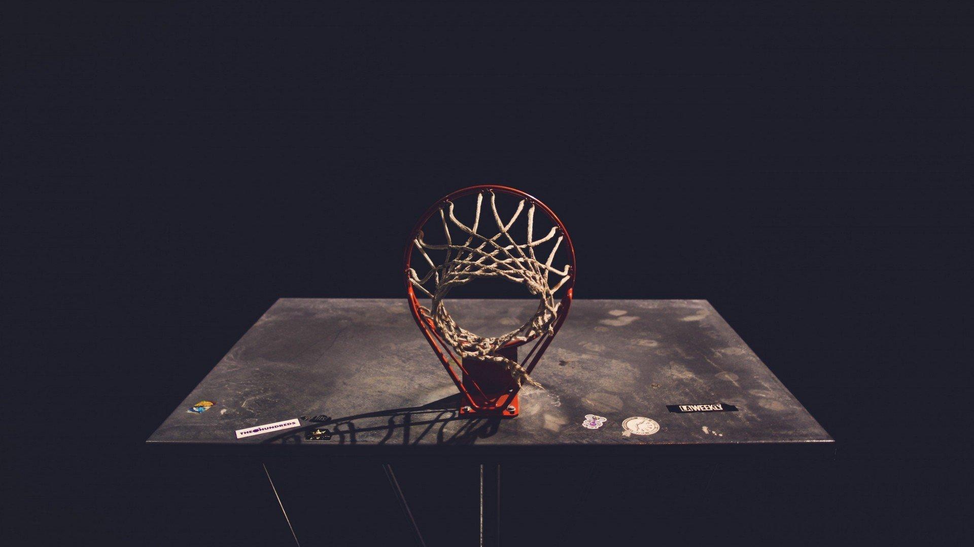 巴萨公布对阵马洛卡大名单，拉菲尼亚与亚马尔领衔，莱万与巴尔德因伤缺阵引发战术调整讨论